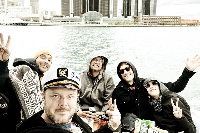 75 Minutes Detroit River Cruise Review - Quality of Food and Beverage Options