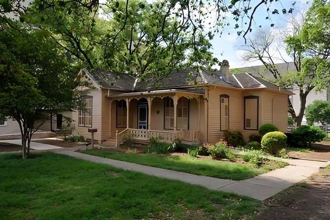 Austins Must See Sights Guided Private Walking Tour - Whats Included in the Tour
