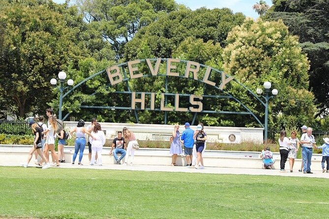 Beverly Hills Tour Review: Exclusive Experience - Vehicle and Onboard Amenities