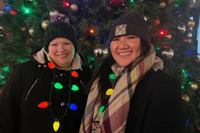 Downtown Holiday Lights, Food & Cocktail Tour - Iconic Sightseeing