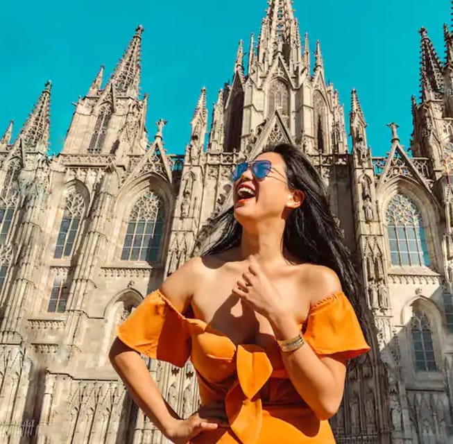 ✅ Barcelona: Sightseeing Professional Photoshoot Session - Photographer and Tour Guide