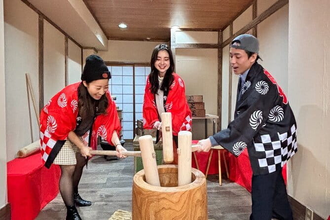 【For Adult】Traditional Mochi Pounding Experience With Tasting - Costume and Mortar: Tradition Comes Alive