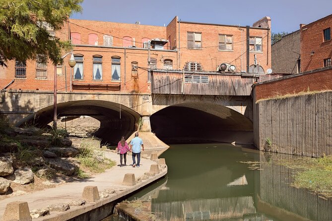 Fort Worth Stockyards Scavenger Hunt Walking Tour and Game - Accessibility and Participation