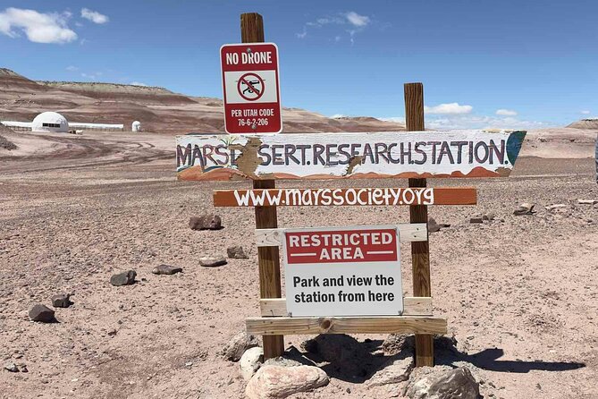 Hanksville: Purple Mountain Photography Tour - Tour Details