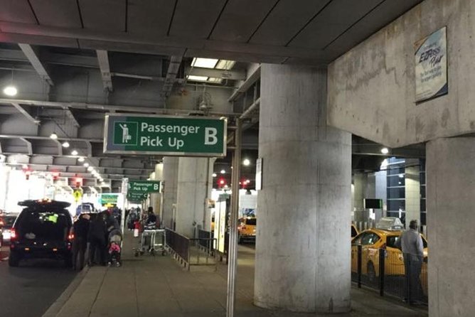 Private Transfer From JFK Airport to NYC Hotels Every Hour. - Pickup Information