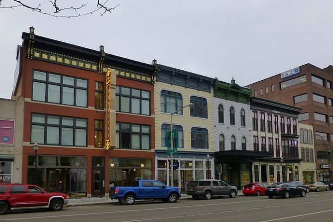 Self-Guided Scavenger Hunt: Kalamazoo Fun - Teamwork and Collaboration