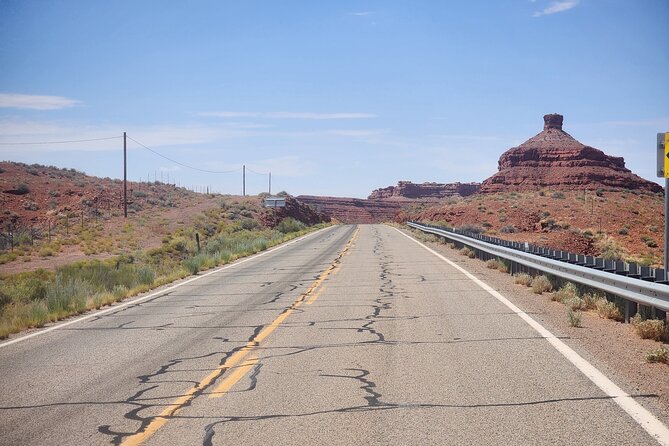 Shaka Guide: Road to Monument Valley in Arizona - Navigating Monument Valley