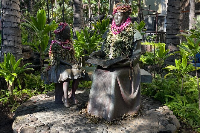 Solve a True Waikiki Murder Mystery by Foot - Navigating the Waikiki Streets