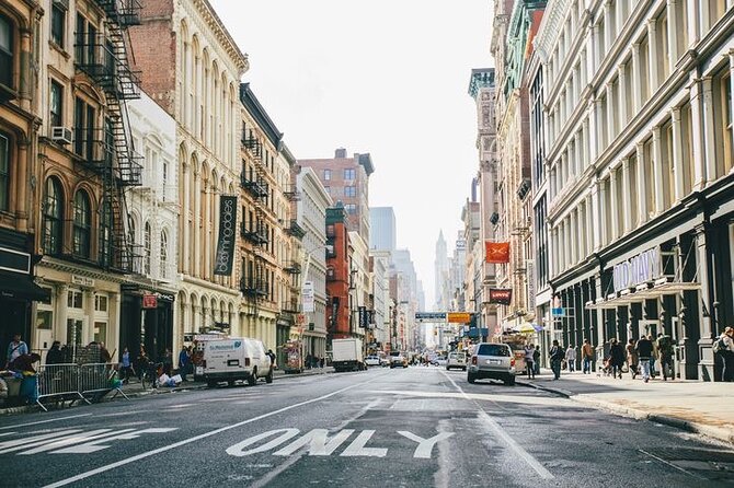 Capture NYC Personalized Photo Tours With a Local Expert - Explore the City Through a Local Lens