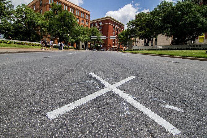 Dallas JFK Assassination Tour Review - Key Historical Sites and Narration Quality