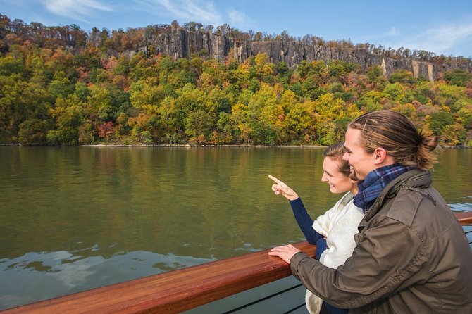Fall Foliage Cruise on Yacht Full Moon Review - Beverage and Snack Options