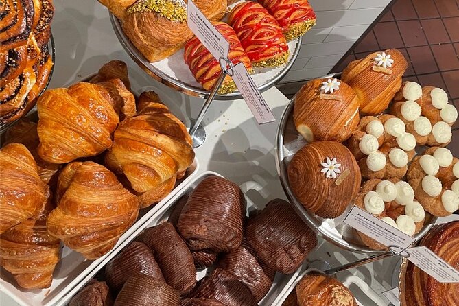 Festive Holiday Trees and Treats Crawl in NYC - Discovering the Historical Landmarks