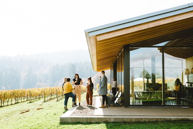 Private Wine Tour Review: Oregon's Best Experience - Culinary Delights: The Seasonal Lunch Experience