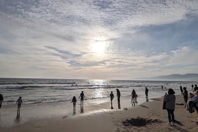Santa Monica Scavenger Hunt Walking Tour and Game - Booking and Cancellation Policies