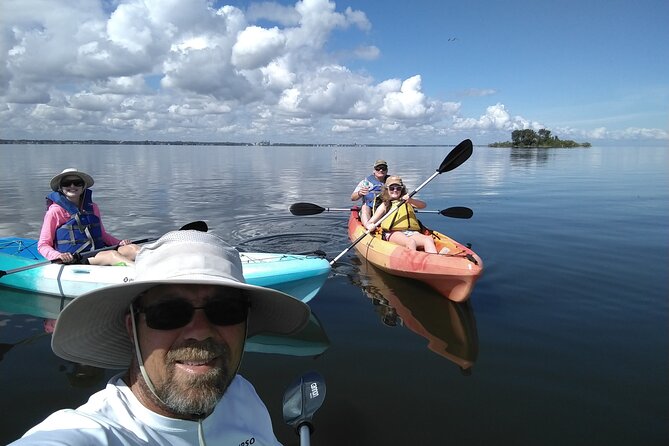 Single Kayak Rental Review: Manatees and Dolphins - Tour Group Size and Interaction