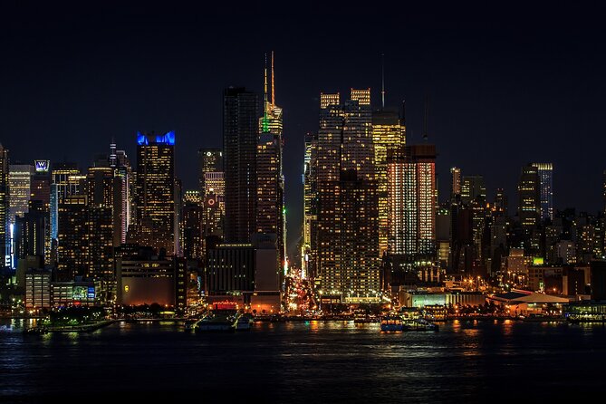 Statue of Liberty Skyline Evening Cruise on River in Manhattan - What to Expect During the Cruise
