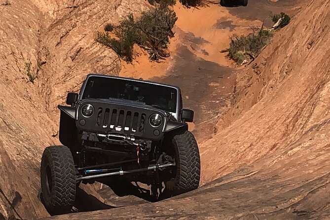 Tip Toe Through Hell Private 4WD Guided Jeep Experience in Moab - Exploring the Breathtaking Slick Rock Terrain
