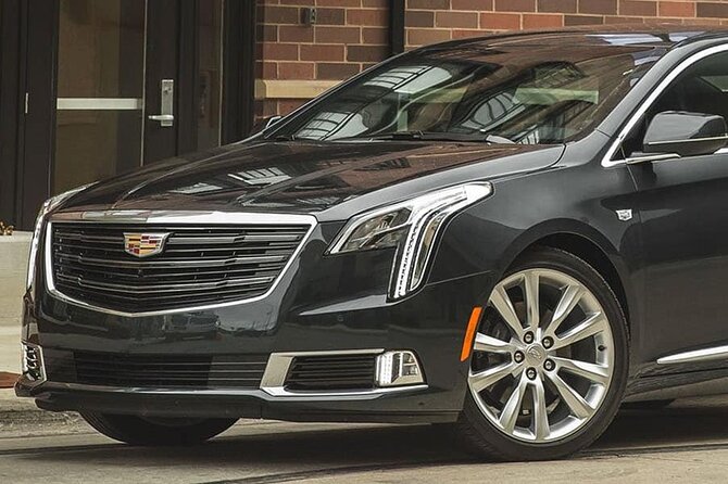 Arrival Transfer Denver Airport DEN to Denver City by Luxury Car - Amenities and Inclusions