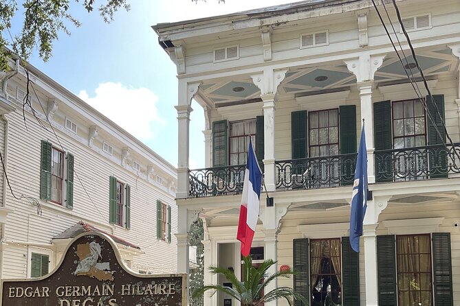 City Tour in French Historic Districts - Exploring the French Historic Districts