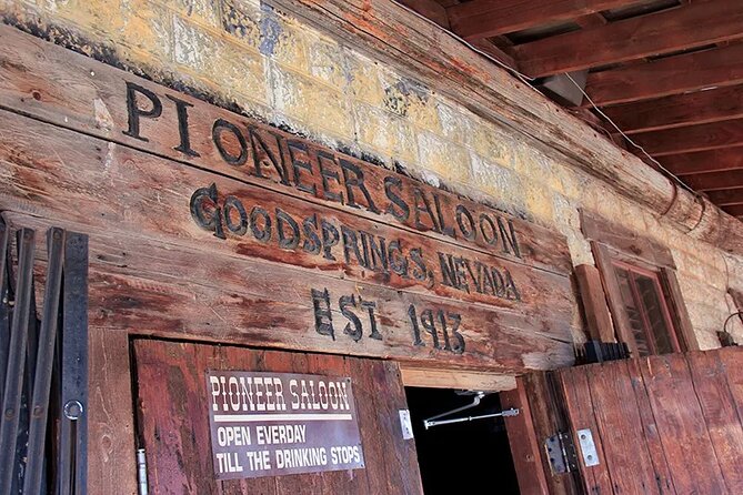DZRT Splendor Adventure: RED ROCK RIM UTV TOUR - Petroglyphs & Pioneer Saloon - Meeting and Pickup Options