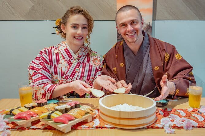 【For Adult】Traditional Mochi Pounding Experience With Tasting - Engaging Activity for Small Groups