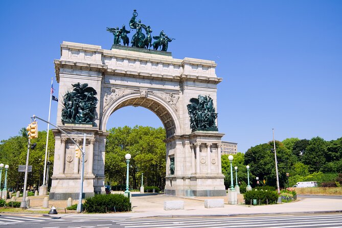 Epic NYC: Discover, Reflect, Marvel – A Walking Journey - The Role of Your Local Guide