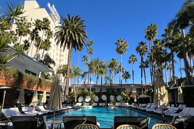 Gourmet Hollywood Food & Walking Tour Review - The Role and Expertise of the Tour Guide