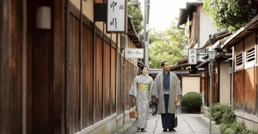 Kyoto: Gion, Kiyomizu Temple, & Nishiki Market Morning Tour