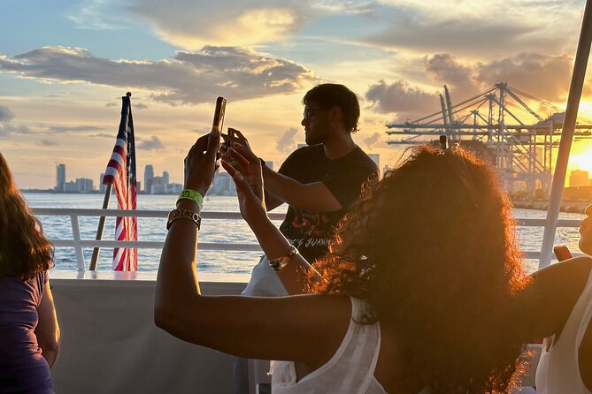 Miami Skyline and Biscayne Boat Party and Open Bar With Music - What to Expect