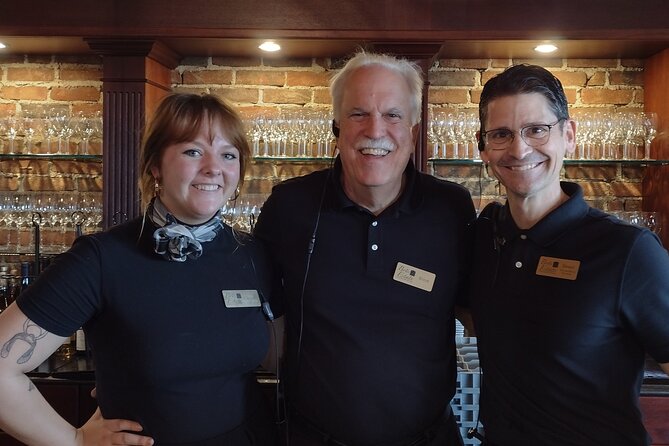 NON BUS Traverse City Wine Old Mission Peninsula Wine Tour - About the Tour Operator