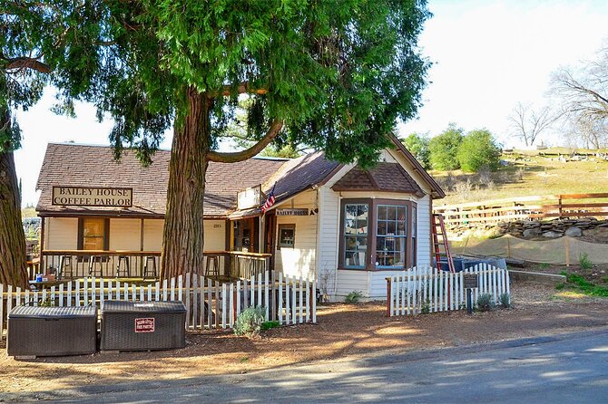 Pies & Pickaxes Tour Review: A Historic Journey - Historical Insights and Anecdotes