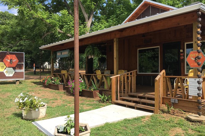 Private Hive Tour Review: Buzzing Experience - Why Choose the Private Hive Tour at BeeWeaver Honey Farm?