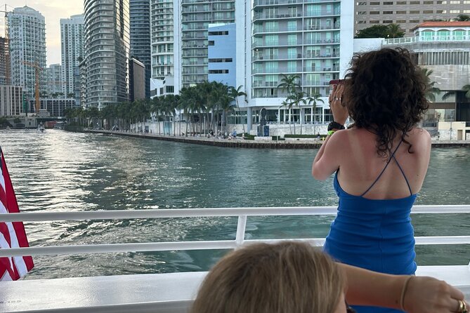 Skyline Millionaire Homes Photo Tour With Photographer in Miami - Tips for a Great Experience
