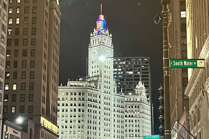 Tour Chicago LGBTQ Style: On and Off History Bus Tour - Highlights of the Tour