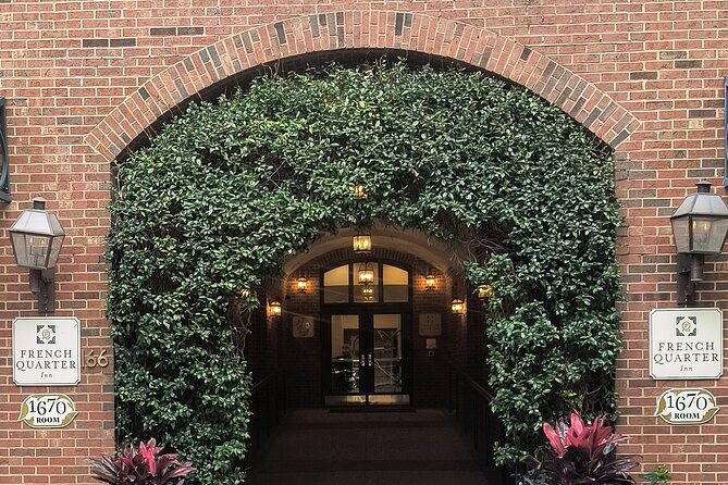 Walk Through Time on the Charm of Charleston Tour, Locally Guided - Exploring Charlestons Iconic Landmarks