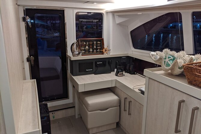 Yacht Charter Rental in Long Beach 58 Leopard Power Sail - Contact and Additional Information