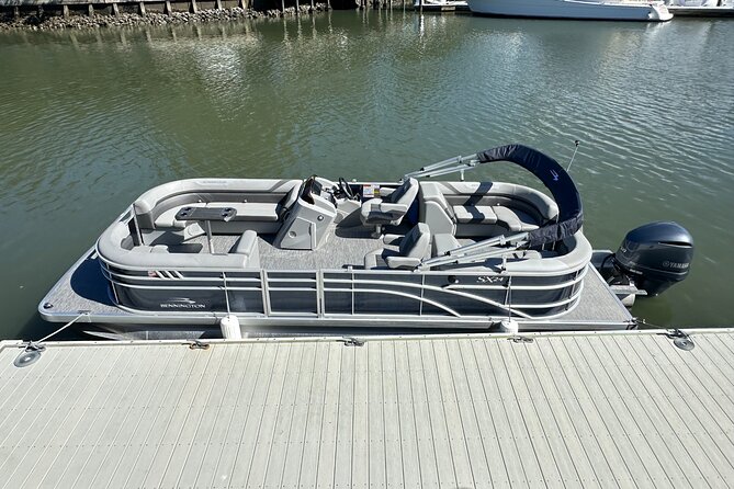 22 Ft. Luxury Pontoon Rental Review - Overall Rating and Recommendations