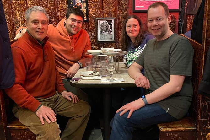 Brooklyn Custom Private Tour Review: Hidden Gems - Navigating Through Williamsburg: Tips and Tricks