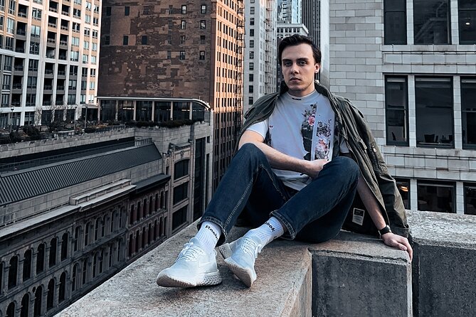 Insta Walk and Polaroid Photoshoot in Chicago - What to Expect on the Tour