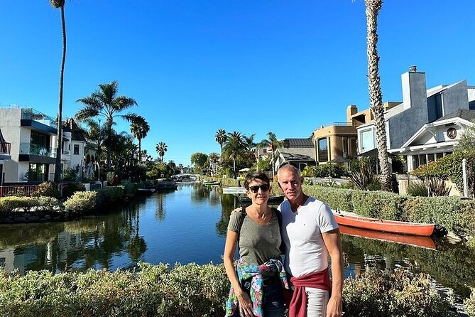 Los Angeles Must-See Attractions Private Car Tour With a Guide - Explore the Charming Neighborhoods of Brentwood