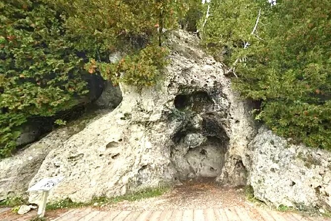 Scenic Mackinac Island Tour Review - Comparing the Virtual and In-Person Experience