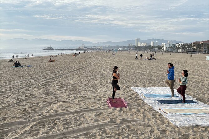 Stretch and Sip: Yoga With Fresh Juice on Santa Monica Beach - Participation Guidelines for Travelers