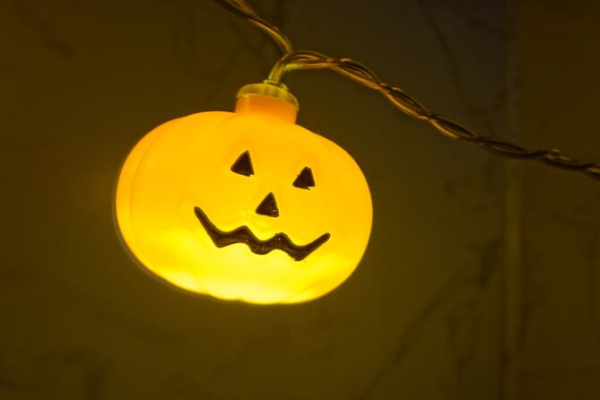Tales of Salem Halloween Guided Walking Tour Review - Customer Feedback and Ratings