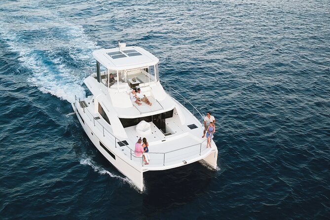 Waikiki Couples Snorkel Retreat Review - Amenities and Comfort on the Boat