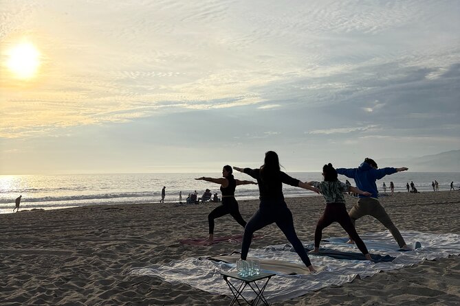 Stretch and Sip: Yoga With Fresh Juice on Santa Monica Beach - Booking Your Stretch and Sip Experience
