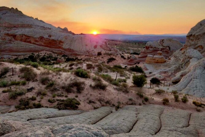 Sunset Off-Road White Pocket Guided Hike Activity - Small Group - Reasons to Book This Sunset Off-Road Adventure