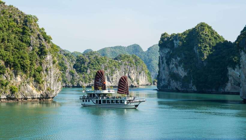 From Cat Ba: Full-Day Tour Explore the Stunning Lan Ha Bay