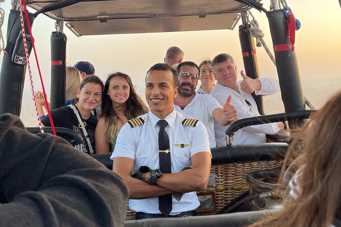 Dubai Sunrise Hot Air Balloon Adventure Breakfast and Camel Show
