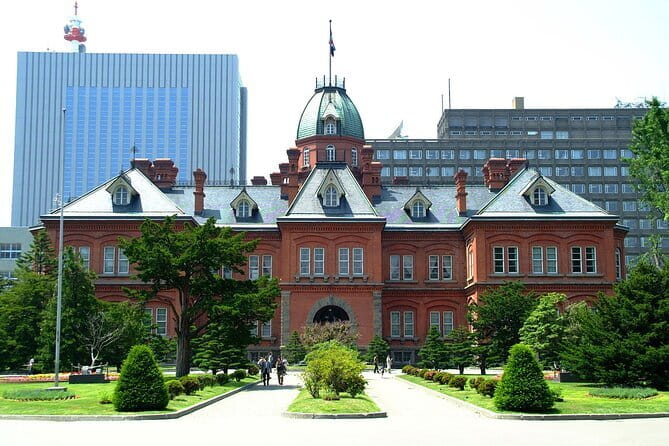 【Private Sightseeing Special City Tour From Sapporo Station】 - Key Points