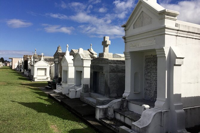 Eternal Echoes: A Cemetery Tour of New Orleans - The Enigmatic Allure of New Orleans Cemeteries